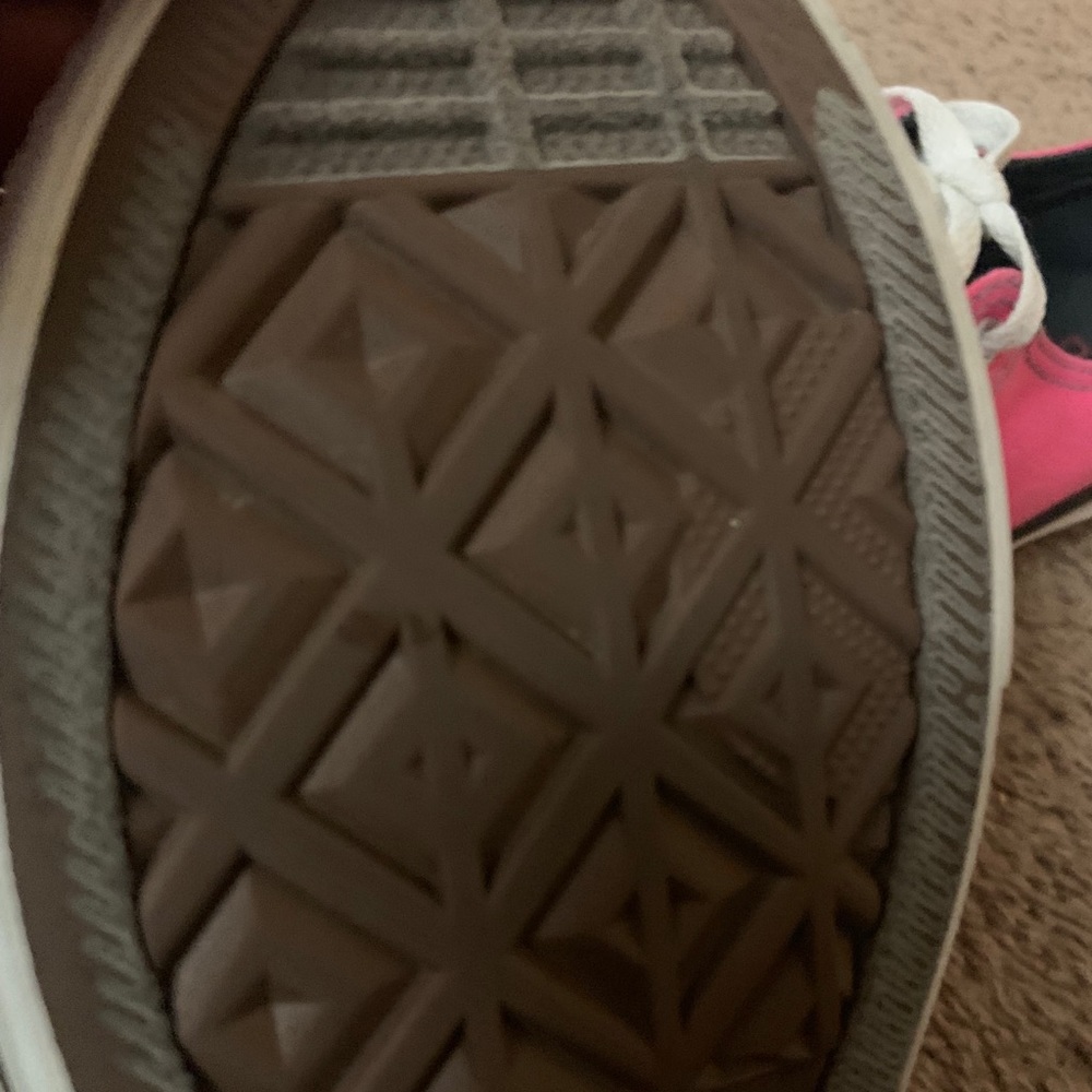 Converse - Picture 3 of 3